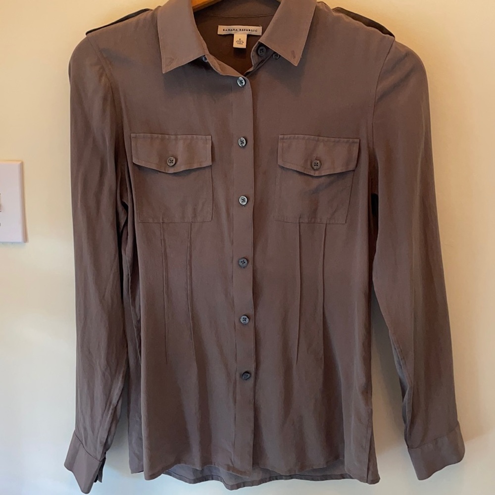 Banana Republic silk blouse shirt XS S olive